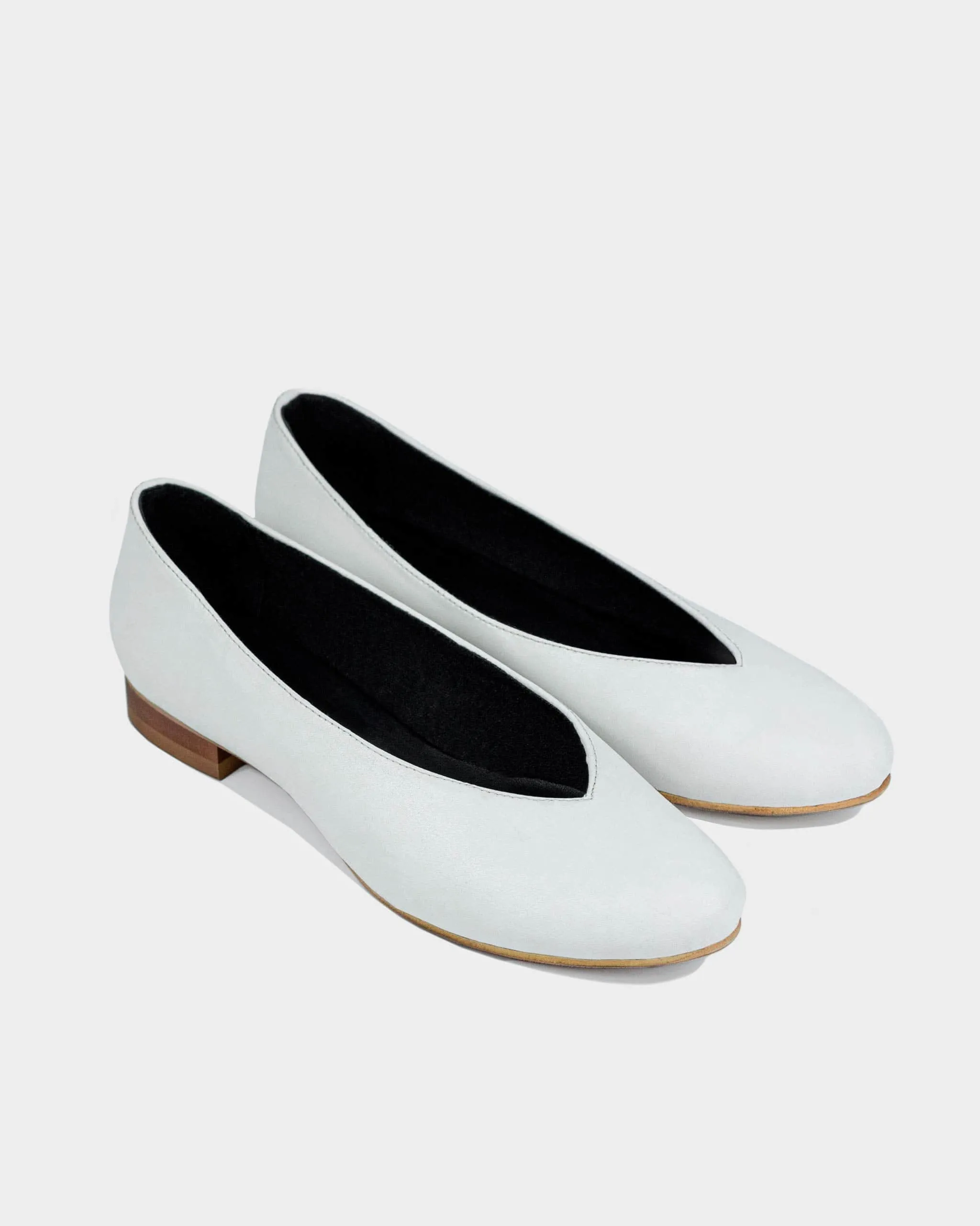 Desserto® Cactus Leather Vegan Ballerina Pumps | White