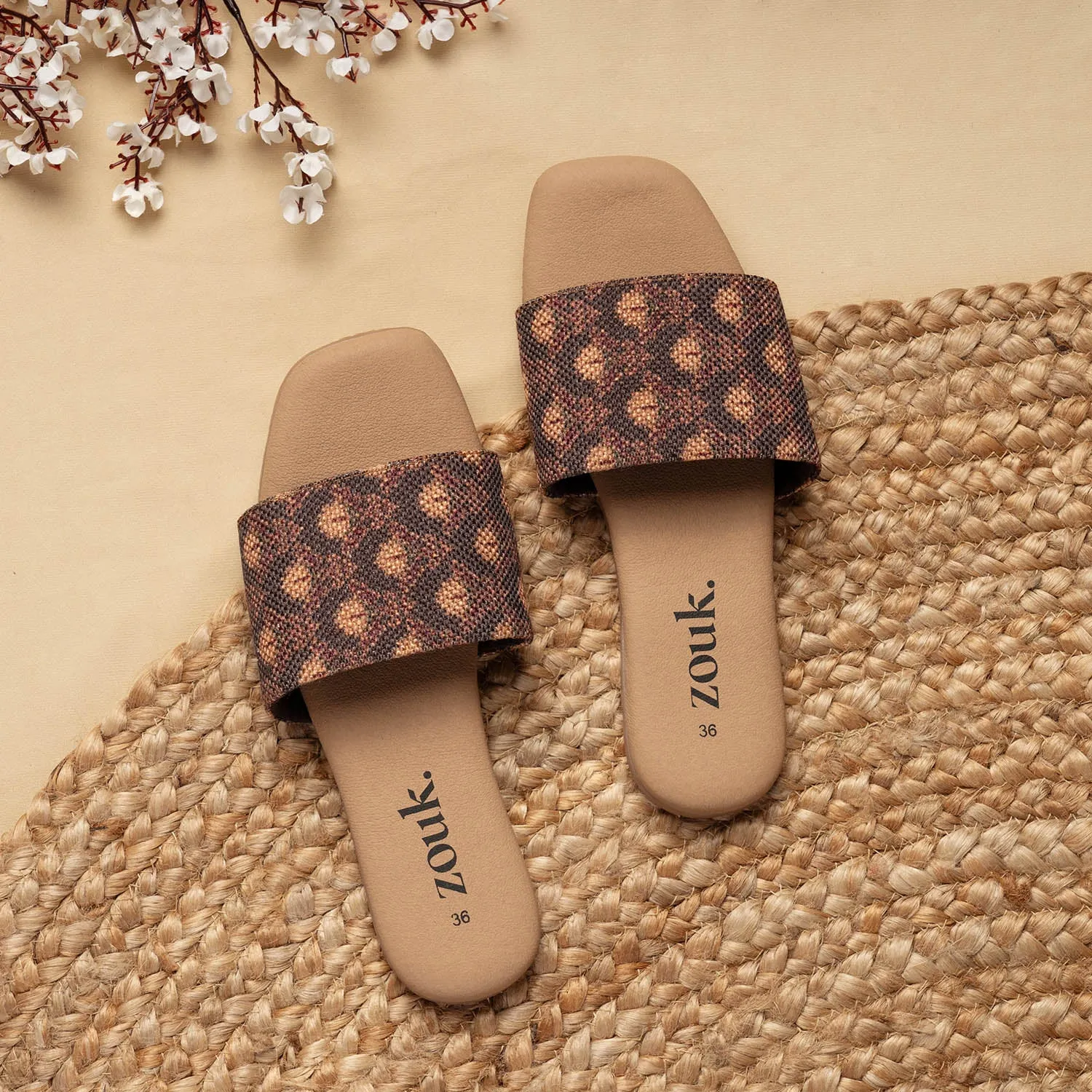 Mysore Garden Casual Flats