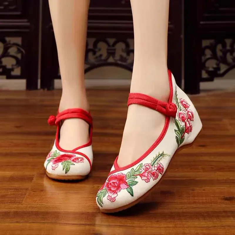 Spring Floral Embroidered Flat Shoes